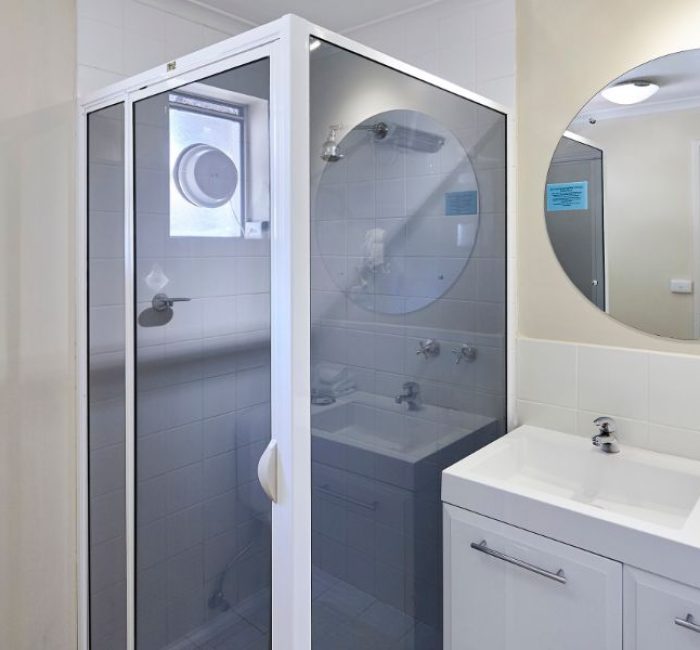 Elphin-Villas-2-bedroom-Courtyard-bathroom