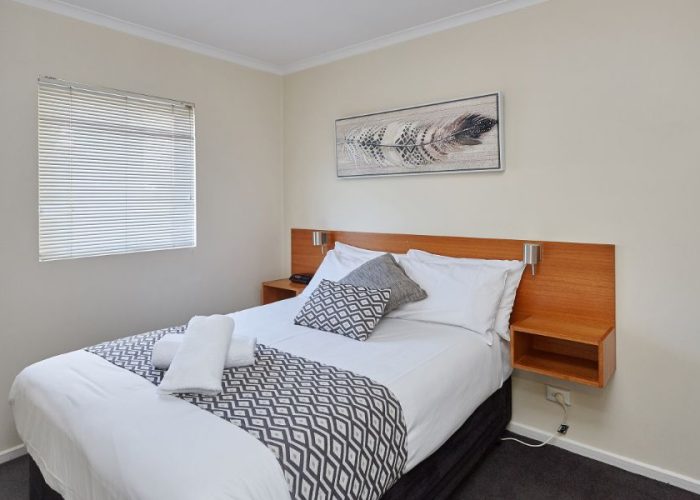 Elphin-Villas-2-bedroom-Upstairs-Queen